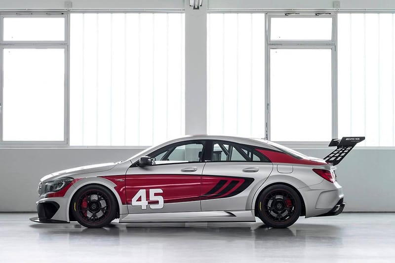 Mercedes-Benz CLA 45 AMG Racing Series 賽車款