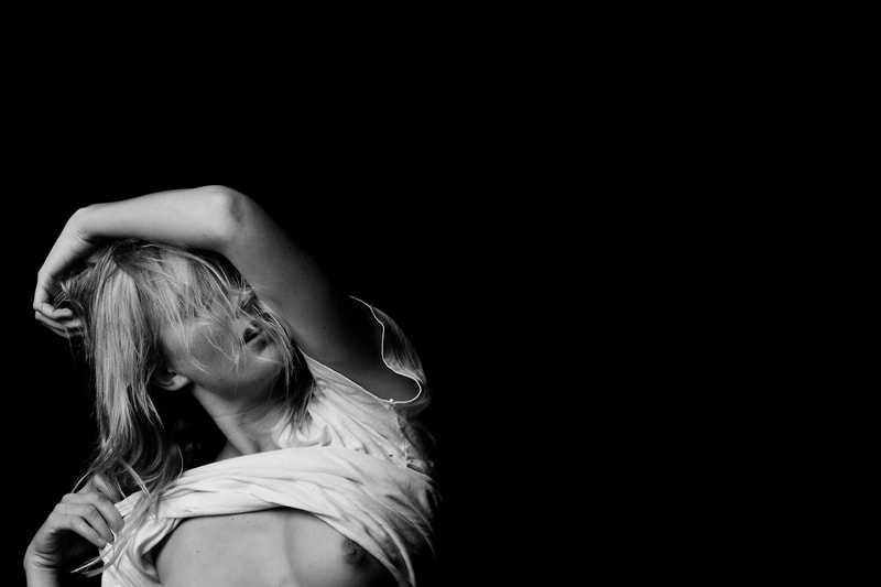 Nicholas Maggio 打造全新「Wild Hearts, Blue Jeans, and White T-shirts」攝影特輯