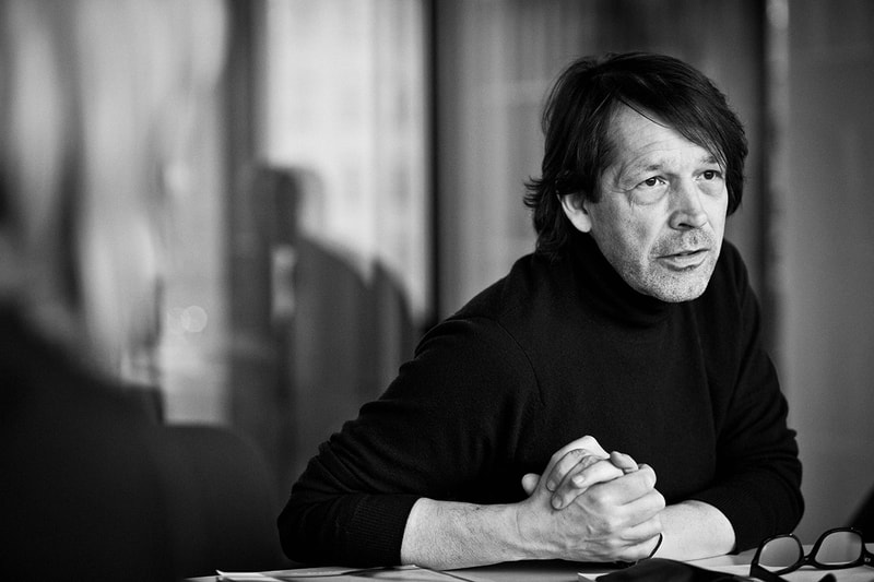 英國設計師 Peter Saville 即將為 Kanye West 打造全新個人標誌