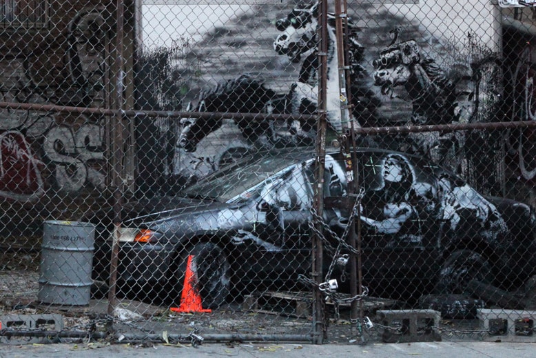 Banksy 藝術企劃「Better Out Than In」最新塗鴉作品