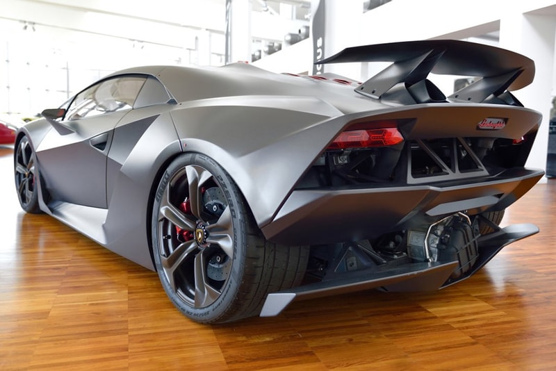 跟隨 Google Maps 探索 Museo Lamborghini 汽車博物館