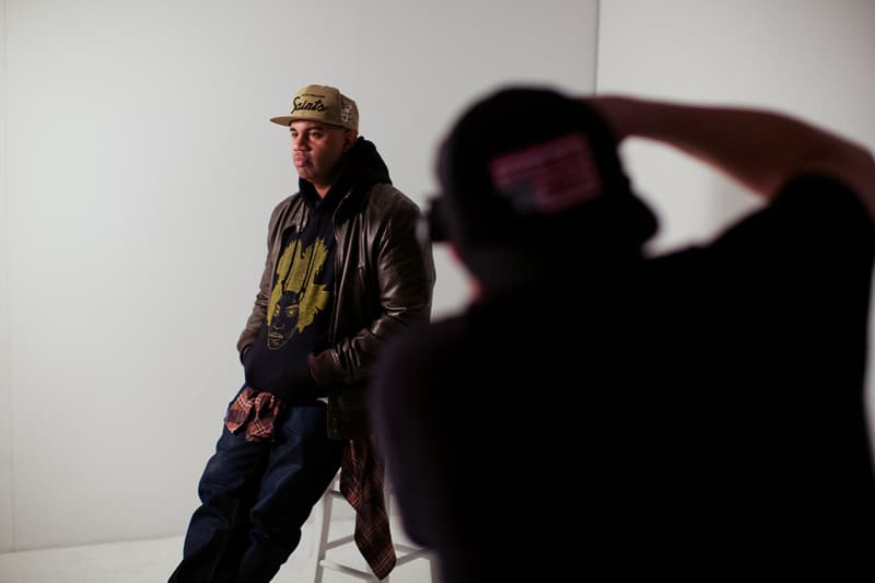 Jonathan Mannion 關閉工作室的同時為 Modelo 拍攝 #BlankCanvasME 廣告