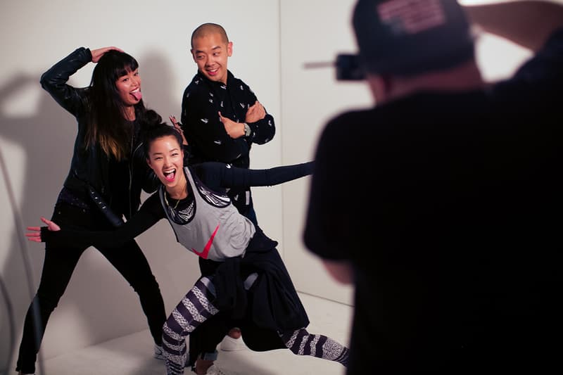 Jonathan Mannion 關閉工作室的同時為 Modelo 拍攝 #BlankCanvasME 廣告