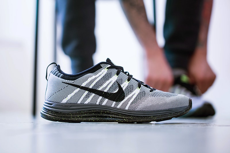 Nike Flyknit Lunar 1+ White/Black/Dark Grey-Volt 配色