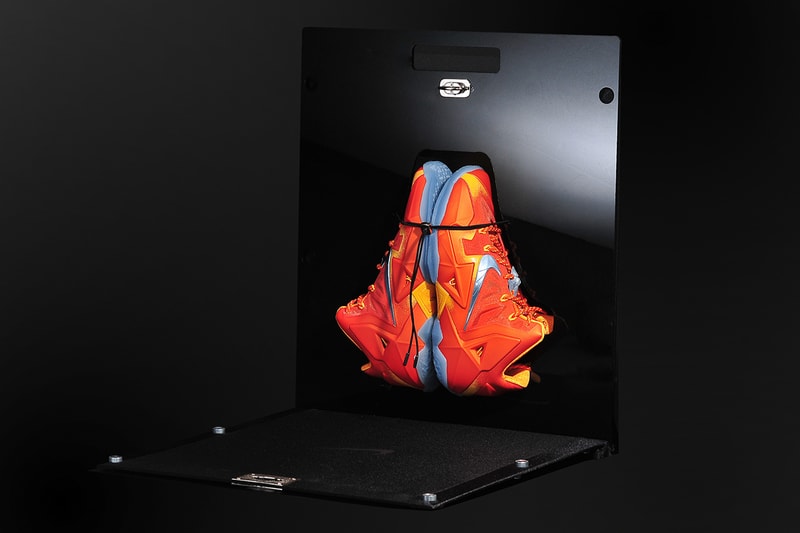 Nike LeBron 11「Forging Iron」配色