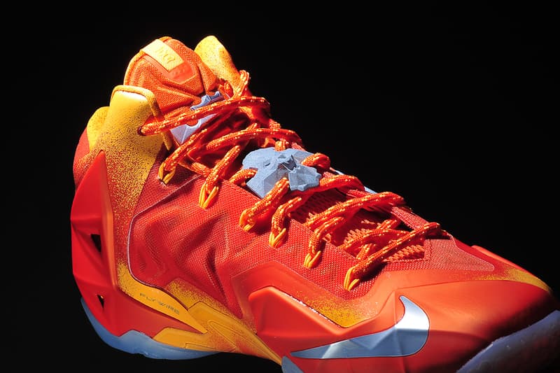 Nike LeBron 11「Forging Iron」配色