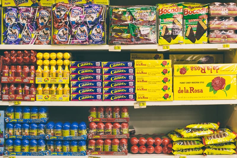 Patrick Martinez 於洛杉磯超市中展出藝術裝置「Break Bread」