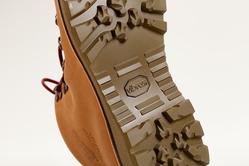 Tanner Goods x Danner Mountain Light McKenzie 聯名靴款