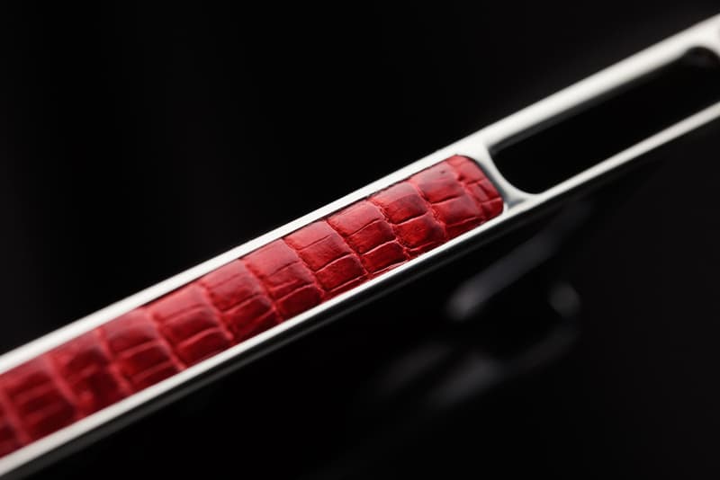 ADOPTED x Barneys New York 聯名獨占手機殼