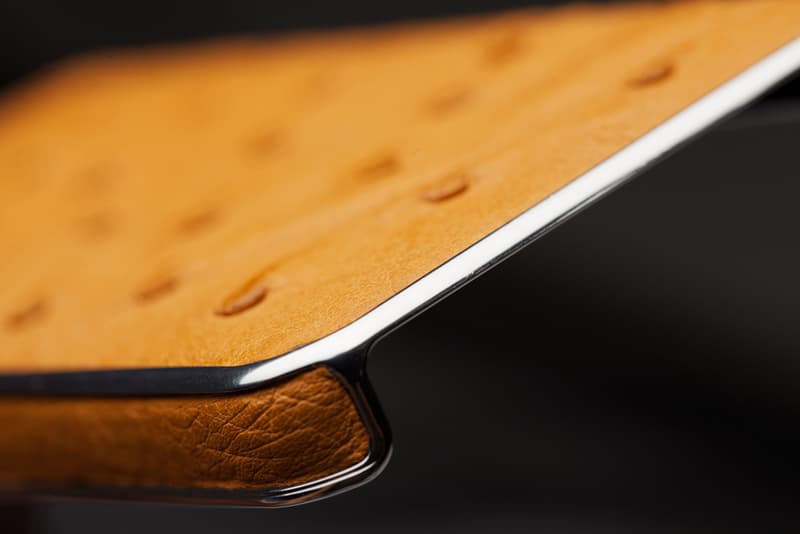 ADOPTED x Barneys New York 聯名獨占手機殼