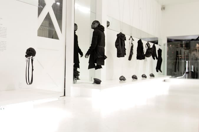 Aitor Throup「Reflection / Redemption」展覽@ H. Lorenzo L.A.