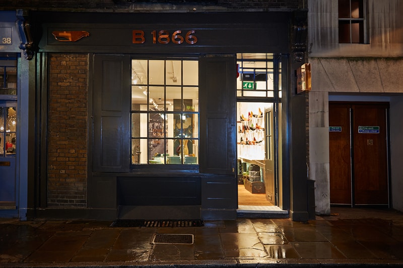 Brooks England 于倫敦開設首家旗艦店