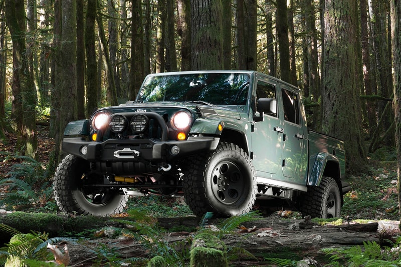 Filson x AEV Brute Double Cab 聯名越野車