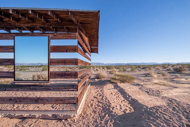「Lucid Stead Transparent Cabin」藝術裝置