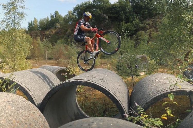 Martyn Ashton 極限運動影片《Road Bike Party 2》