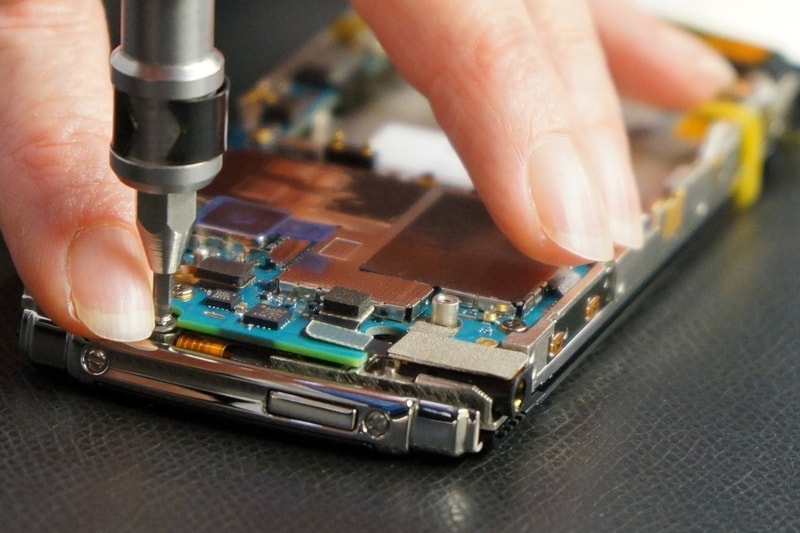 跟隨 The Verge 走進奢侈手機品牌 Vertu 英國總部