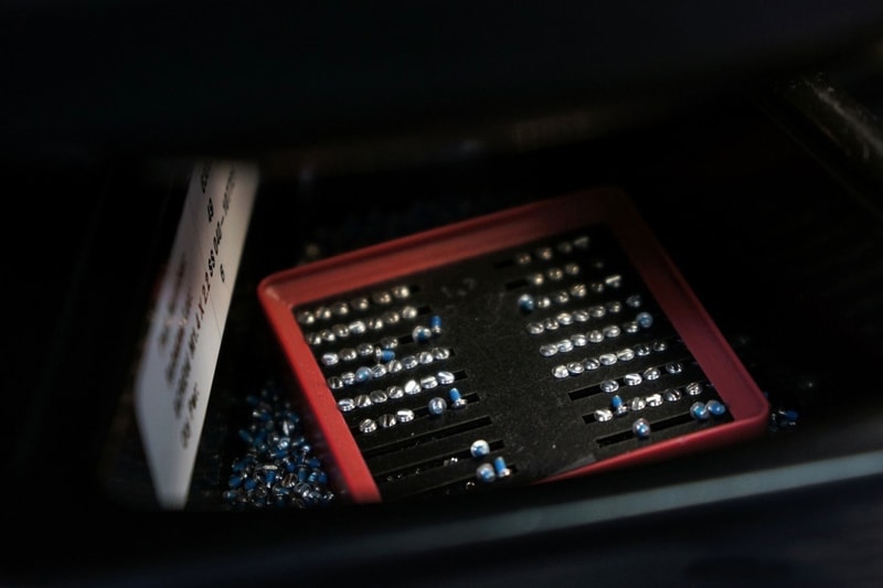 跟隨 The Verge 走進奢侈手機品牌 Vertu 英國總部