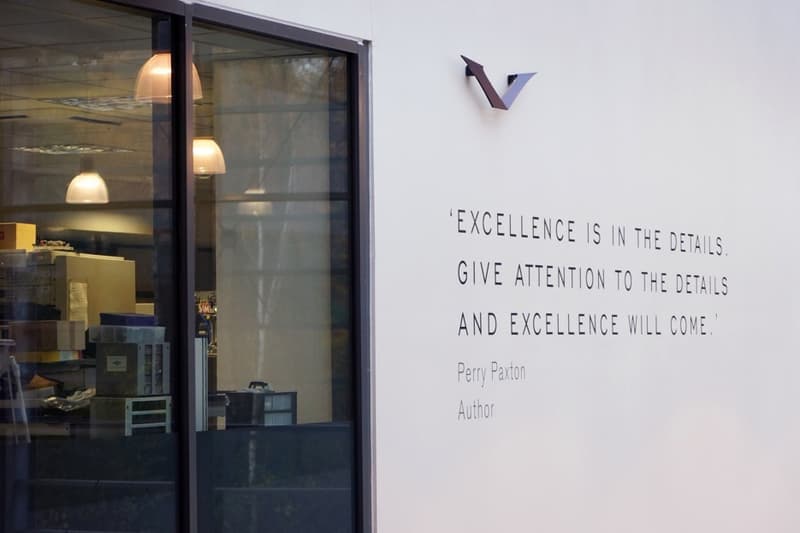 跟隨 The Verge 走進奢侈手機品牌 Vertu 英國總部