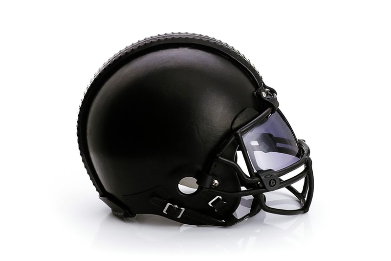Public School x CFDA x Bloomingdale 合作別注款 NFL 頭盔