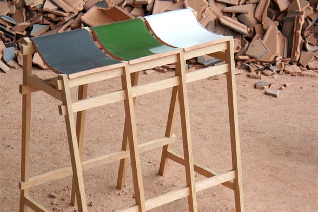 Tsuyoshi Hayashi 利用廢棄瓦片打造「Kawara Benches」藝術座椅