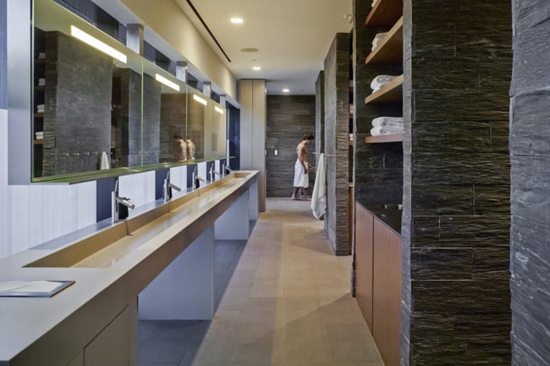 深入由 ZGF Architects 打造的俄勒岡大學 Hatfield-Dowlin 橄欖球綜合訓練中心