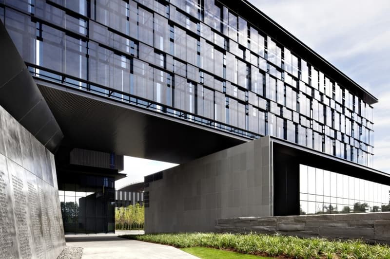 深入由 ZGF Architects 打造的俄勒岡大學 Hatfield-Dowlin 橄欖球綜合訓練中心