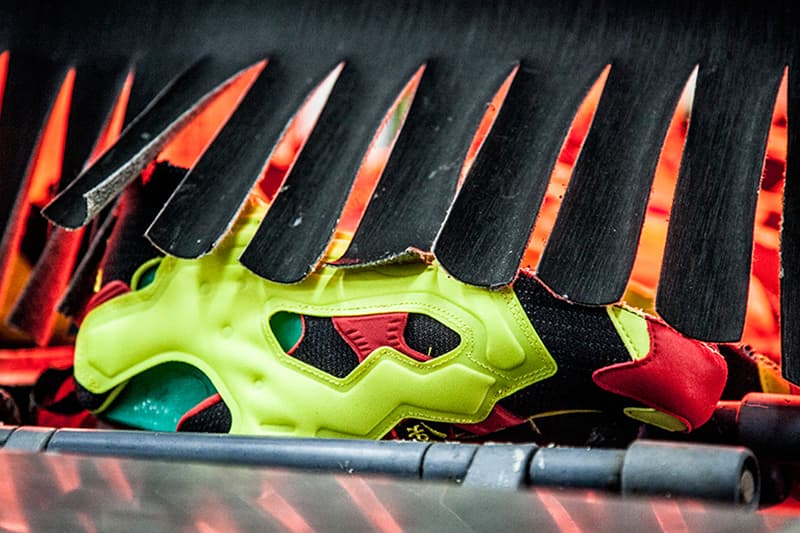 跟隨《Sneaker Freaker》探訪 Reebok Instapump Fury 的生産過程