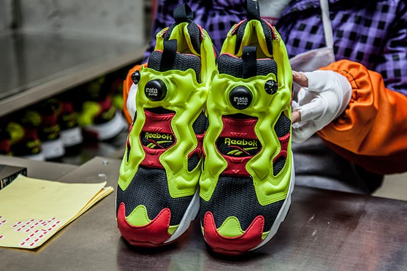 跟隨《Sneaker Freaker》探訪 Reebok Instapump Fury 的生産過程