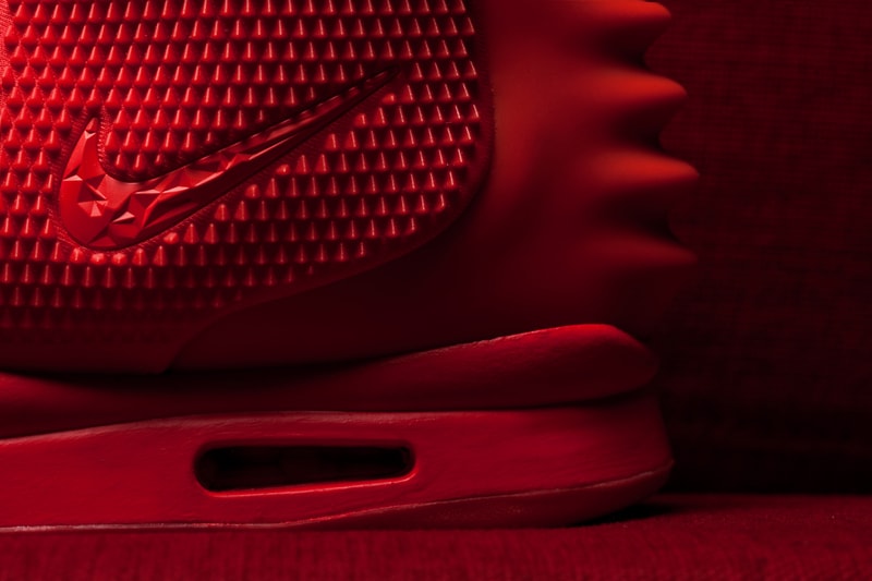 細覽 Nike Air Yeezy II 全紅配色
