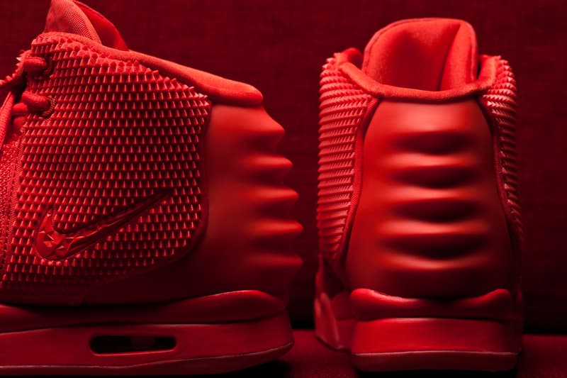 細覽 Nike Air Yeezy II 全紅配色