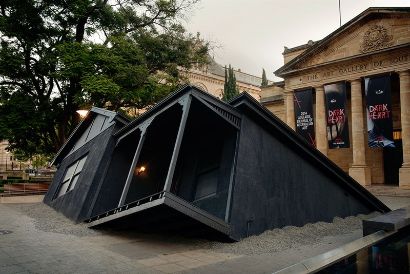 Ian Strange「Landed」Art Gallery of South Australia 藝術裝置