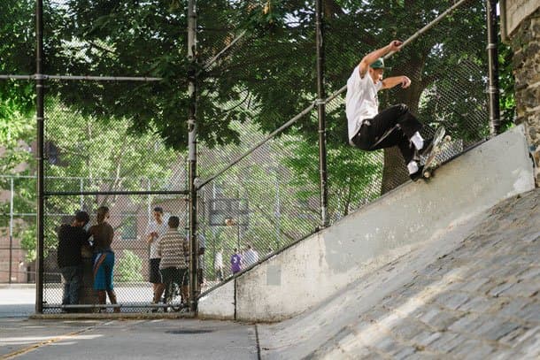 Supreme 滑板影片《cherry》幕後花絮
