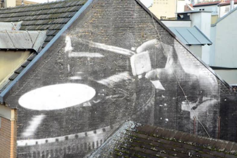 JR 最新藝術企劃「UNFRAMED」