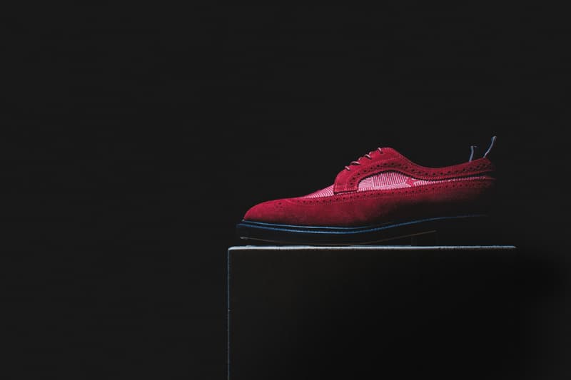 Thom Browne 酒紅色麂皮 Longwing 鞋款