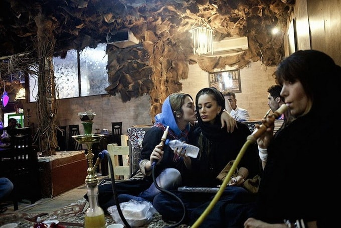 攝影師 Hossein Fatemi 記錄伊朗年輕人們的日常生活