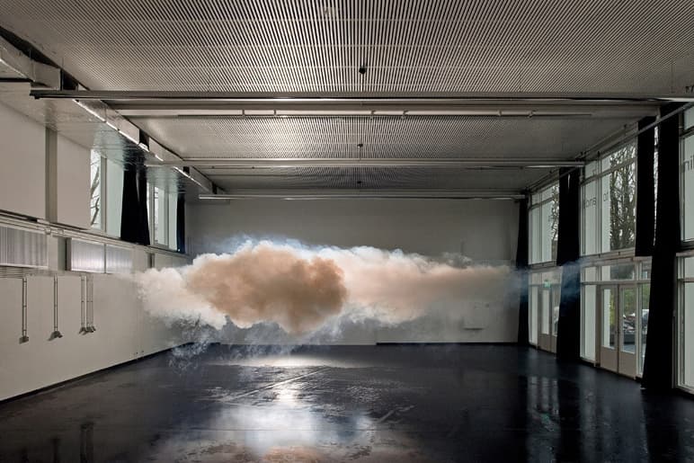 Berndnaut Smilde「Antipode」Ronchini Gallery 藝術展覽
