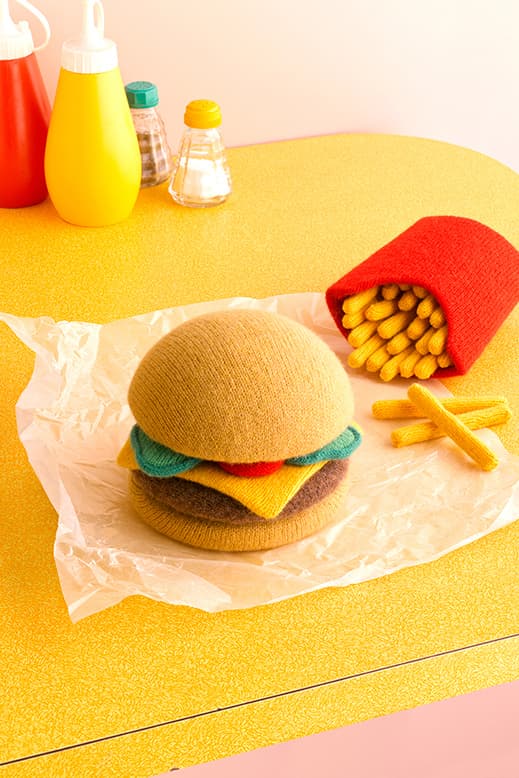 Jessica Dance 與 David Sykes 打造「Comfort Food」針織食物