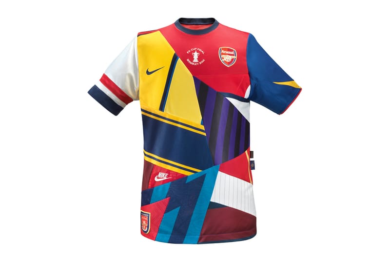 Arsenal 與 Nike 合作 20 週年紀念球衣