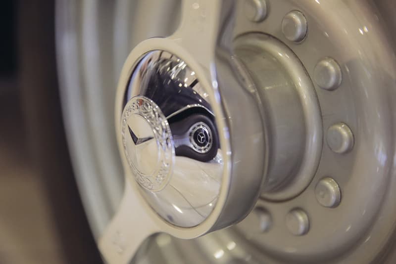 跟隨 Gear Patrol 走入 Mercedes-Benz Classics Center 展廳中心