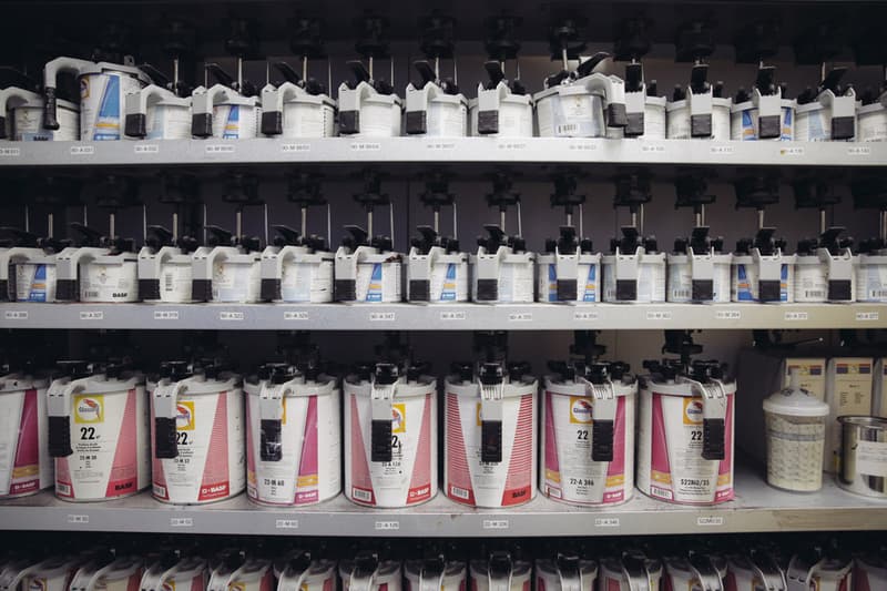 跟隨 Gear Patrol 走入 Mercedes-Benz Classics Center 展廳中心