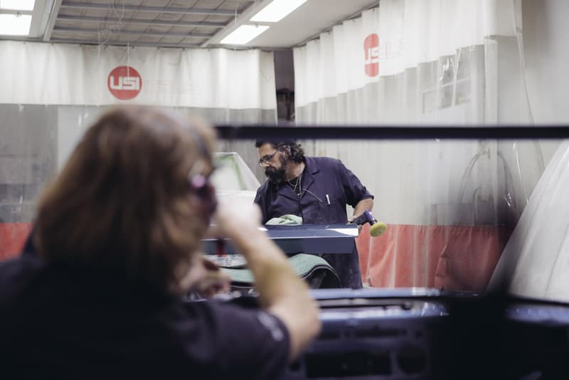 跟隨 Gear Patrol 走入 Mercedes-Benz Classics Center 展廳中心