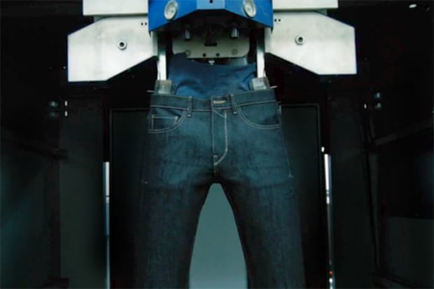 跟隨 Paige Denim 探索品牌全新的鐳射技術