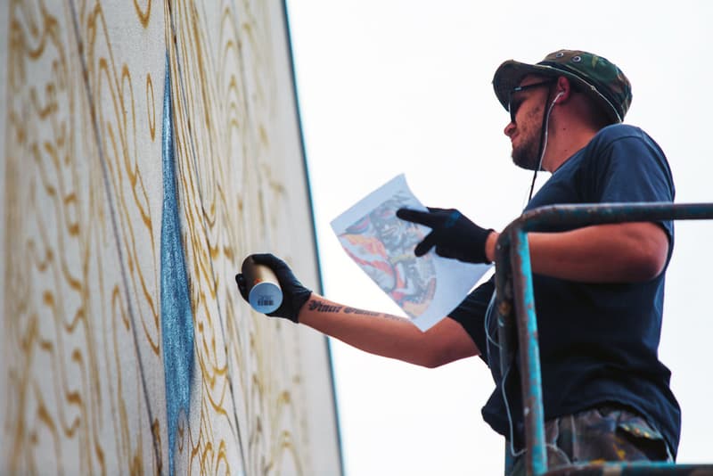 Tristan Eaton 創作 POW! WOW! Hawaii x Versace 塗鴉壁畫