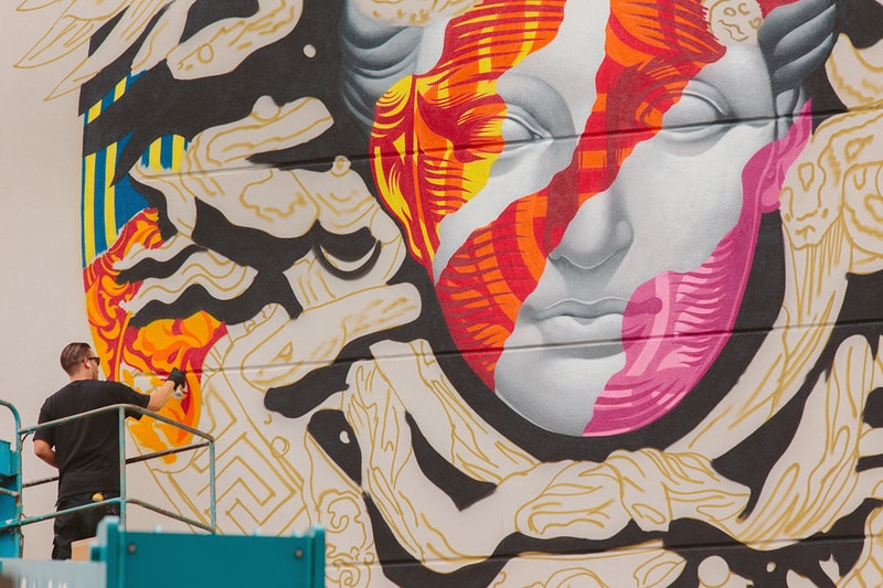 Tristan Eaton 創作 POW! WOW! Hawaii x Versace 塗鴉壁畫