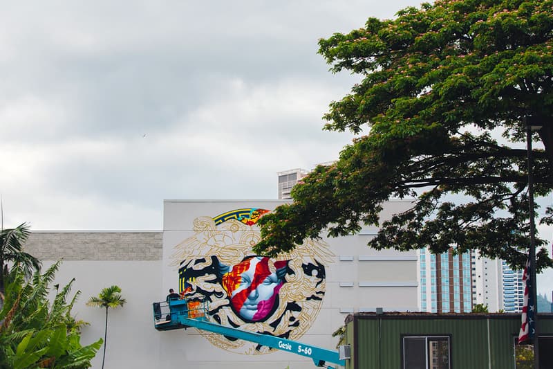 Tristan Eaton 創作 POW! WOW! Hawaii x Versace 塗鴉壁畫