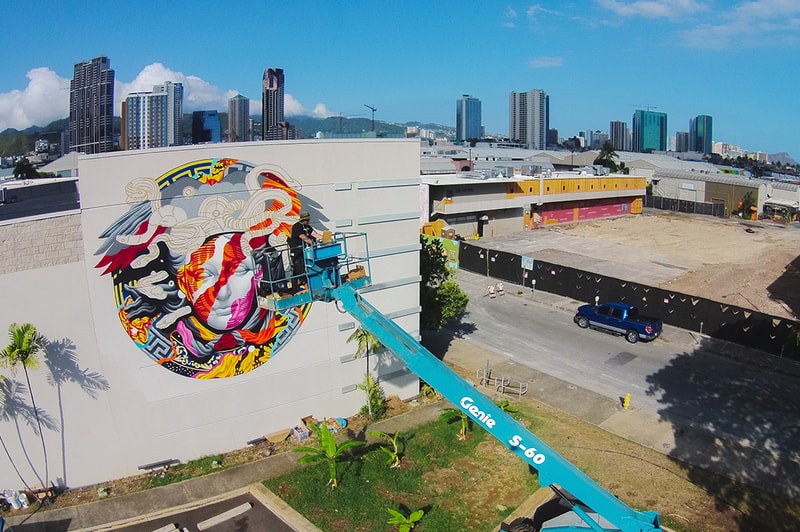 Tristan Eaton 創作 POW! WOW! Hawaii x Versace 塗鴉壁畫