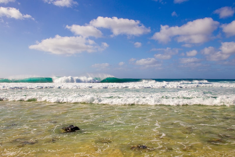 THROUGH THE LENS: 衝浪攝影師 Zak Noyle
