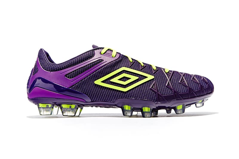 Umbro UX-1 足球靴