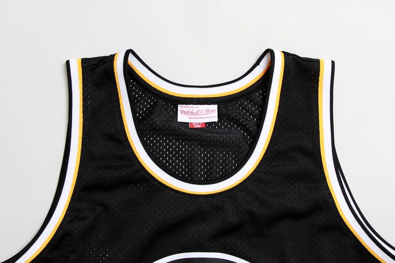 Concepts x Mitchell & Ness Boston Bruins 聯名球衣