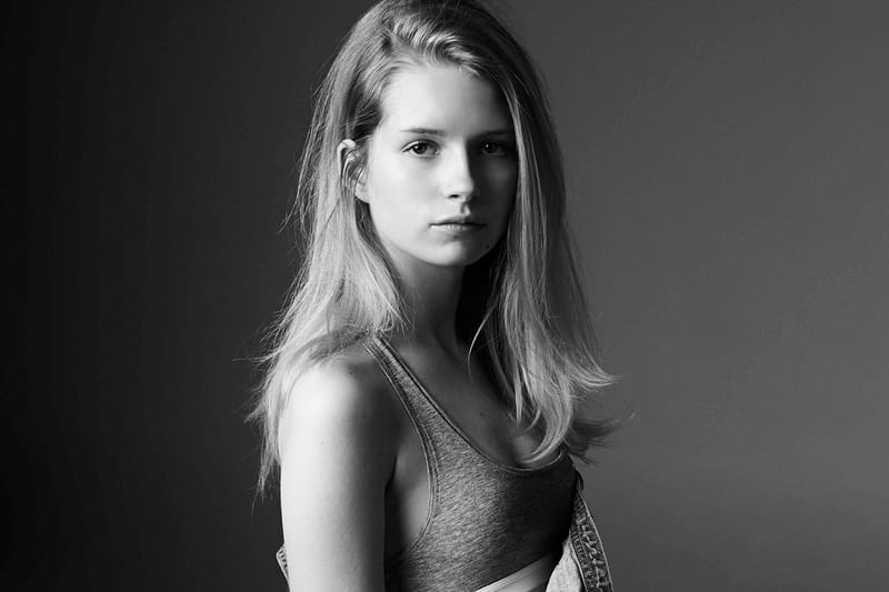 Calvin Klein Jeans x mytheresa.com「The Re-Issue Project」聯名女裝系列